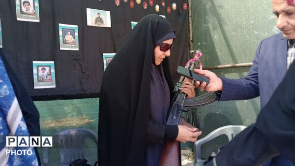 نواختن زنگ مهر، ایثار و مقاومت در مدرسه نمونه دولتی ۹ دی