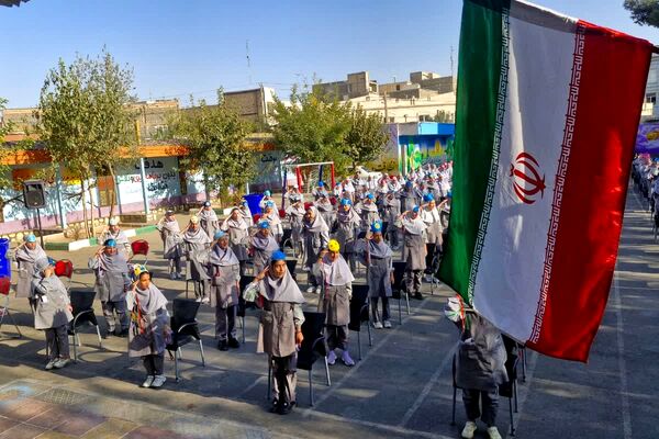 زنگ هفته سلامت روان در مدرسه کودک مسلمان قرچک به صدا در آمد