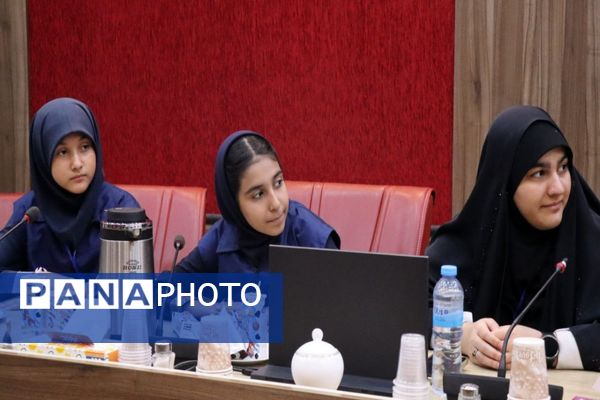 نشست صمیمی فعالین رسانه ای دانش‌آموزان با مدیرعامل خبرگزاری پانا