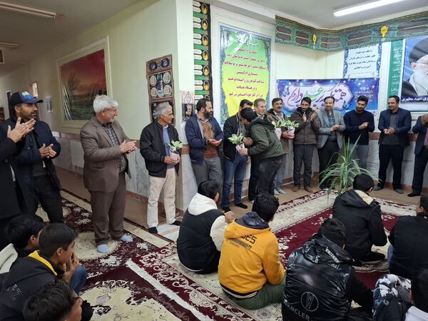 برگزاری مراسم روز پدر در مدارس خلیل‌آباد 