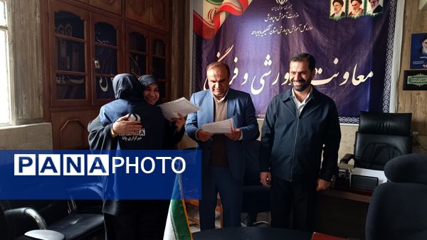 نشست دانش‌آموز خبرنگاران پانا کهگیلیویه و بویراحمد با معاونت پرورشی به‌مناسبت اعتکاف دانش‌آموزی