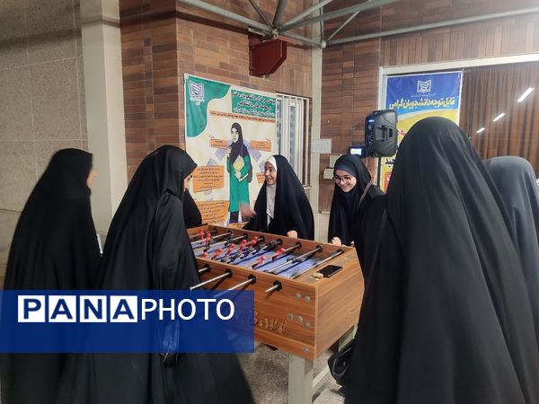 بازدید دانش‌آموزان حاضر در مسابقات قرآن از اماکن تاریخی و طبیعی ساری 