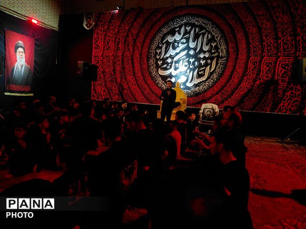 شور و شعورِ جوانانِ هیئت انصارالمهدی شهرک ولی‌عصر در سوگِ سید و سالار شهیدان