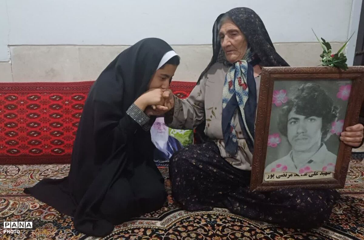 ترویج فرهنگ ایثار و شهادت، چراغ راه نسل امروز است