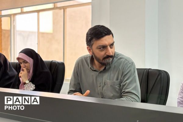 نشست صمیمی سرگروه‌ها به مناسبت هفته امور تربیتی