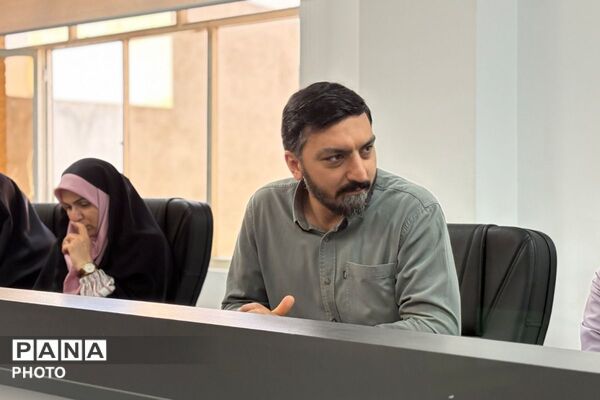 نشست صمیمی سرگروه‌ها به مناسبت هفته امور تربیتی