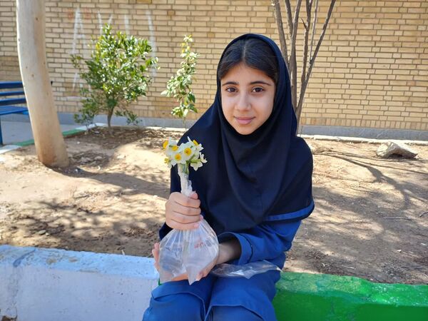 بازارچه کاروفناوری در دبیرستان حاج آقا توکلی زرقان 
