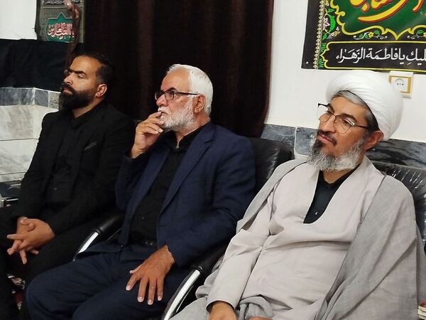 بازدید رئیس شورای شهر و امام جمعه کاشمر از حسینیه حسینی روستای قوژد
