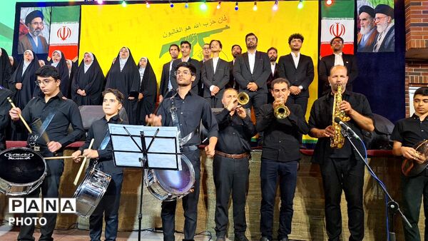 طنین سرود در تجمع احمدآباد