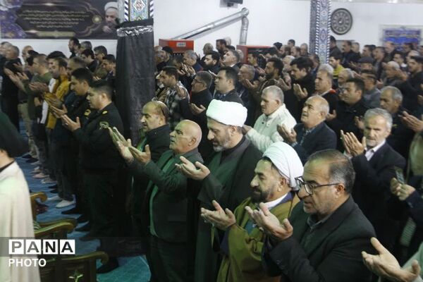 اقامه نماز باشکوه عید سعید فطر در شهرستان فیروزکوه