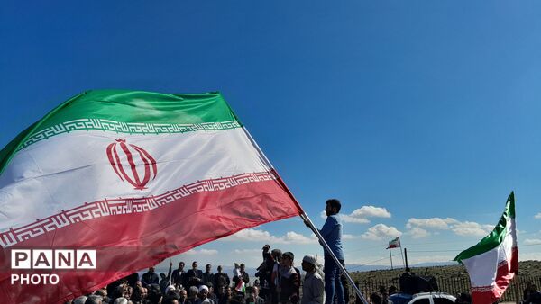 راهپیمایی مردم شهر علی آباد دمق به‌مناسبت روز ۱۲ فروردین