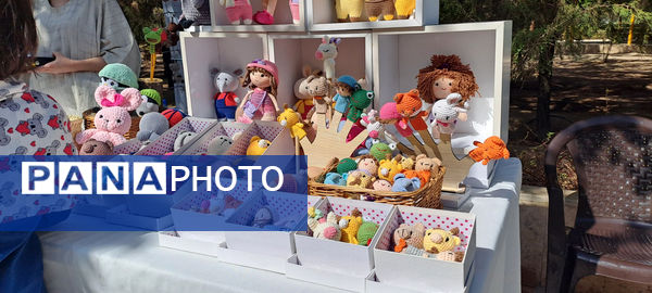 نمایشگاه محصولات دستی بانوان در بوستان نرگس قم