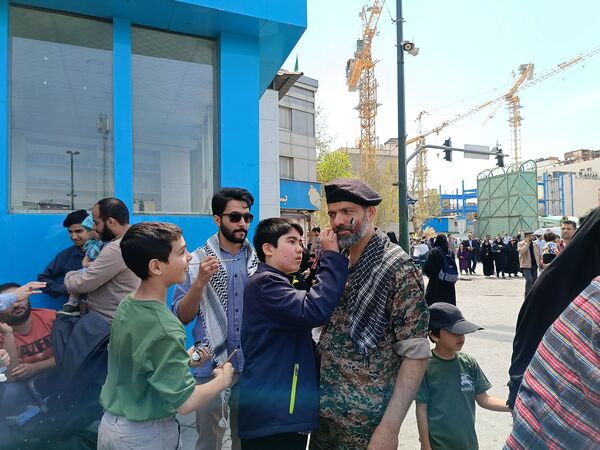 راهپیمایی باشکوه روز جهانی قدس در جوار بارگاه رضوی