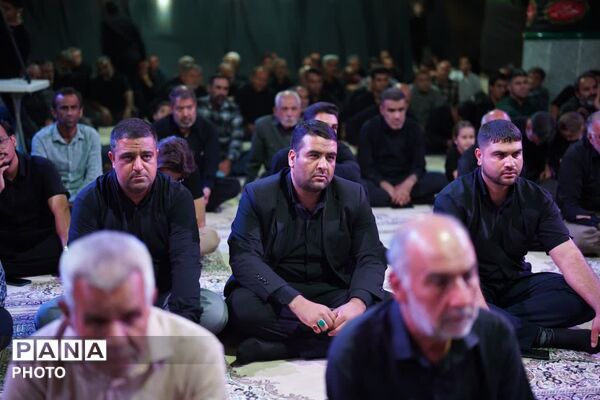  مراسم دهه سوم محرم و بزرگداشت «رهبر شهید» در ابرکوه