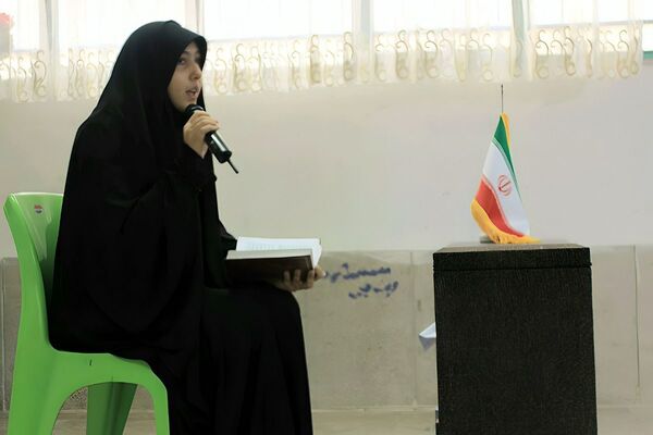  آیین افتتاح جشنواره ماها و ایران‌مون در دبیرستان خدیجه کبری پردیس 