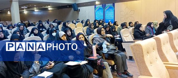 برگزاری دوره ضمن خدمت «هوش مصنوعی در آموزش»