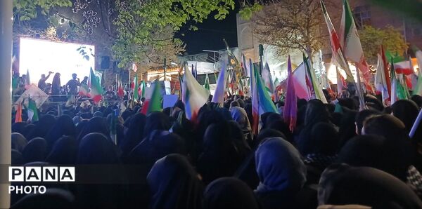 حماسه‌ حضور در زیر باران