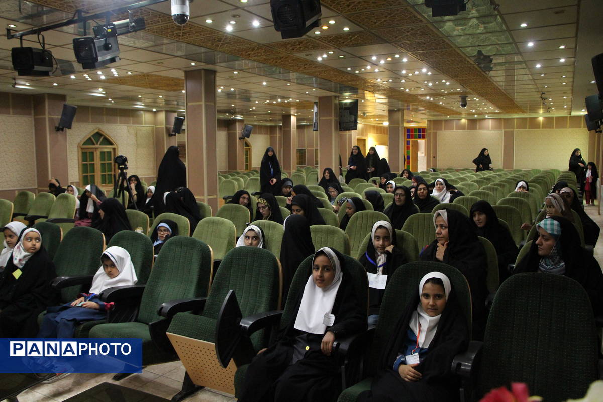 اولین روز از جشنواره ستارگان قرآنی در امامزاده سیدجعفر محمد