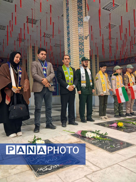 عطر افشانی و گلباران مزار شهدای شهرستان بجنورد  