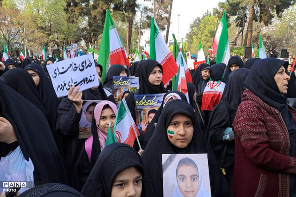 تجمع بزرگ هم‌عهدی‌ نوجوانان با رهبری معظم انقلاب اسلامی