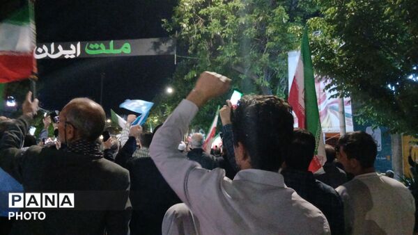 مشت ها بر فراز آسمان نیشابور نمایان شد 