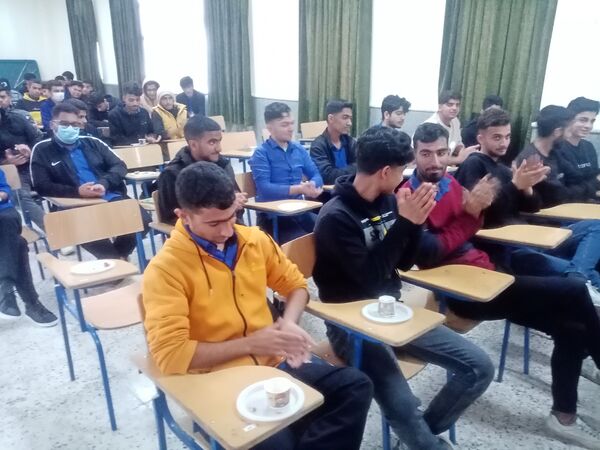 جشن تقدیر از دانش‌آموزان برتر دبیرستان علی‌سایانی فین