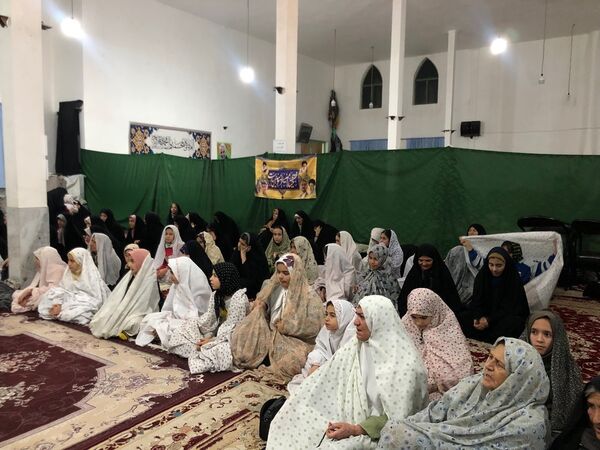 مراسم اعتکاف دانش آموزی در شهر راز