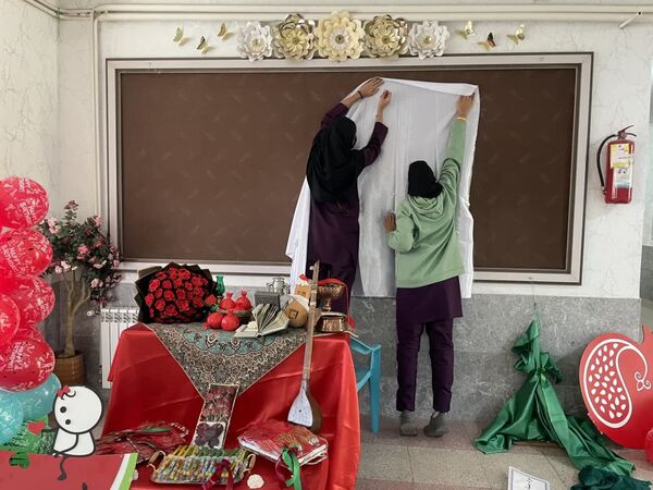 برگزاری جشن باستانی یلدا در دبیرستان دخترانه ابویی‌نژاد