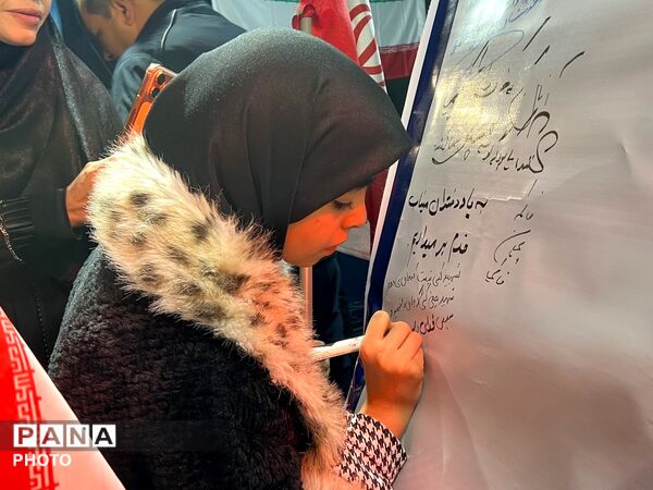 حضور باشکوه مردم کرج در اجتماع مردمی