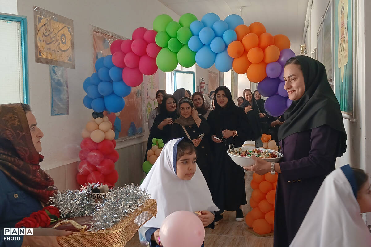آغاز سال تحصیلی در دبستان نعمت‌الهی آباده