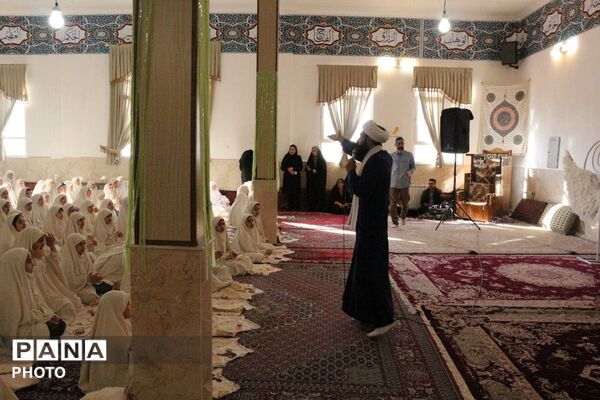 آغاز مسیر بندگی؛ جشن تکلیف دانش‌آموزان دختر فیروزکوهی