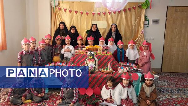 جشن یلدایی مهد شکوفه‌های نور دارالقرآن حضرت زهرا (س) در شیروان