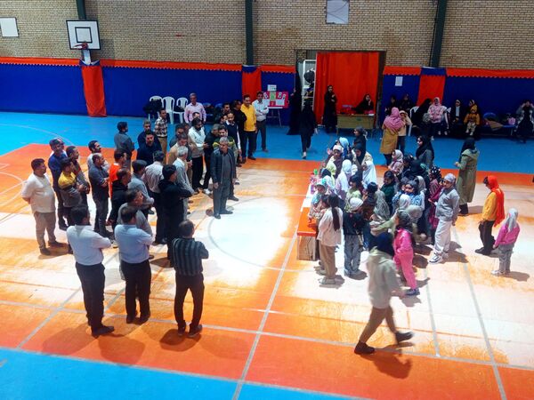 دانش آموزان مدرسه سمیه ساعاتی شاد در کنار پدرانشان گذراندند
