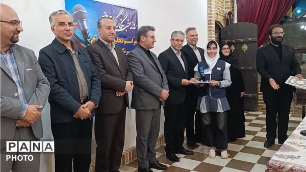 آیین تجلیل از خبرنگاران و اصحاب قلم و رسانه در مجتمع تفریحی فرهنگی بام خلخال