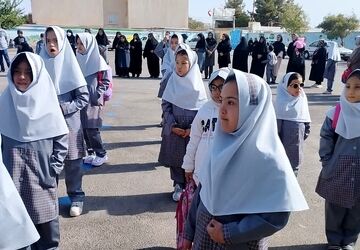 نواختن زنگ مهر در آموزشگاه ولایت شهرستان فریمان