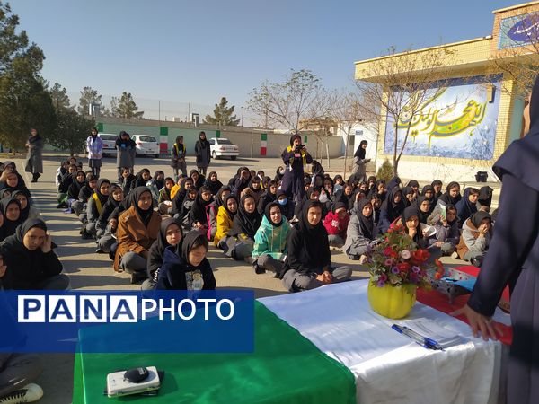 انتخابات شورای دانش آموزی در دبیرستان دخترانه امید 