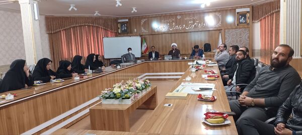 جلسه بررسی عملکرد و کیفیت آموزشی مدارس شهرستان بن با حضور مسئولان استانی