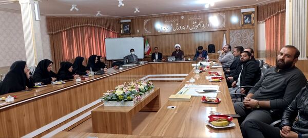 جلسه بررسی عملکرد و کیفیت آموزشی مدارس شهرستان بن با حضور مسئولان استانی