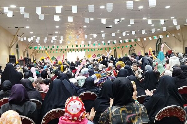 پیشوا غرق در نور و شادی؛ جشن میلاد حضرت مهدی (عج)