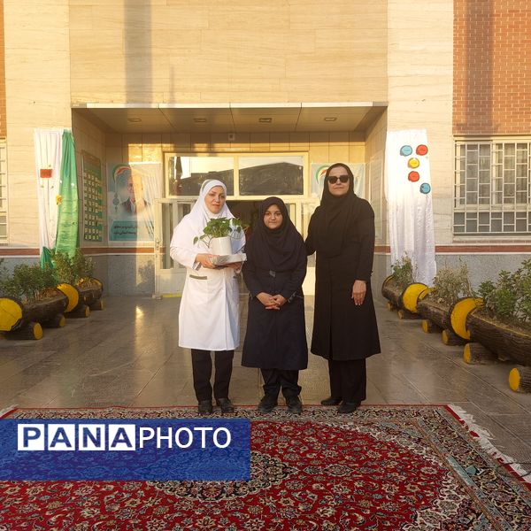 روز پرستار روز مهر و فداکاری در مدرسه هوشیار ناحیه ۱ مشهد مقدس 