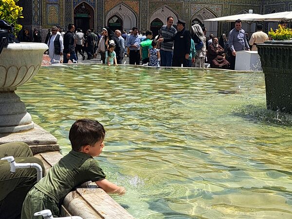 روز دحوالارض در حرم امام مهربانی‌ها