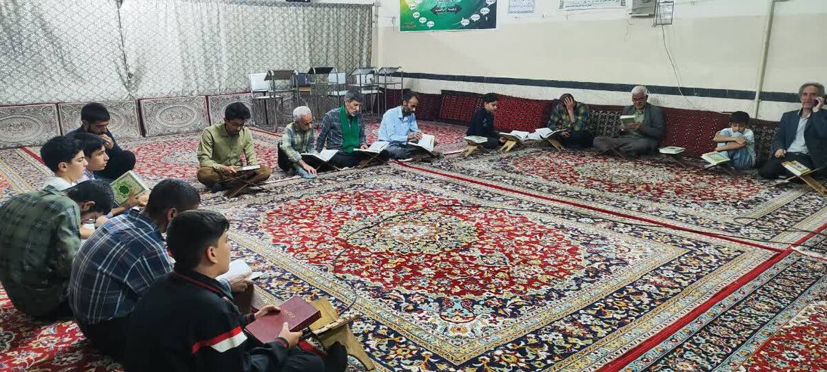 محفل انس با قرآن کریم به یاد شهدای ارتش در شهرستان کاشمر