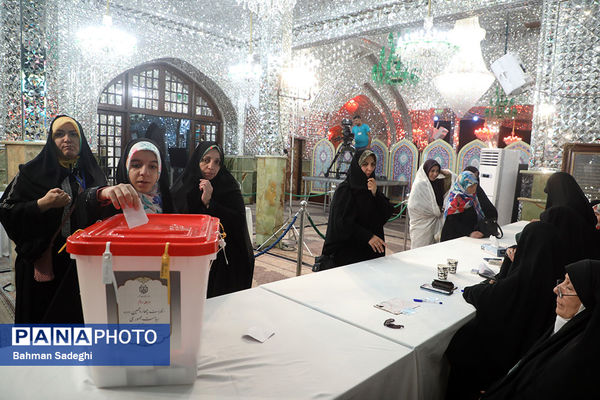 مرحله دوم انتخابات چهاردهمین دوره ریاست‌ جمهوری در آستان امامزاده صالح(ع)