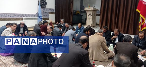 مراسم افطاری در دبیرستان استعدادهای درخشان شهید بهشتی دوره اول