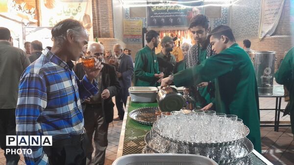  قاب پانا میزبان چایخانه های حسینه امام خمینی (ره)
