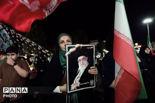 تداوم تجمعات شبانه در میدان امام خمینی (ره)