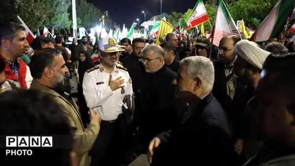 پنجاه و چهارمین موج حضور مردم در خیابان‌های کرج 