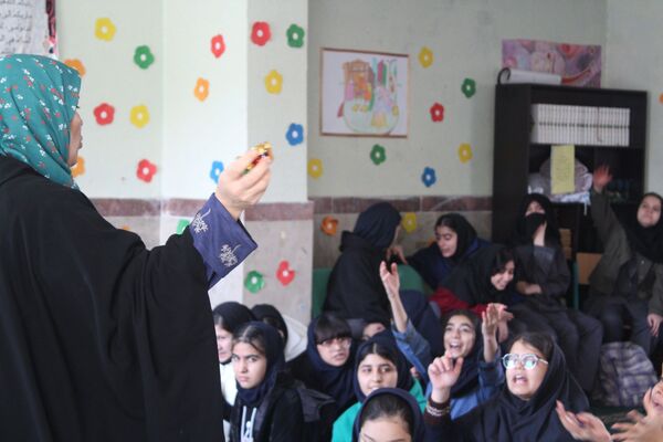 جشن ولادت حضرت علی اکبر (ع) در دبیرستان سید جواد جوادی ناحیه 1 کرج 