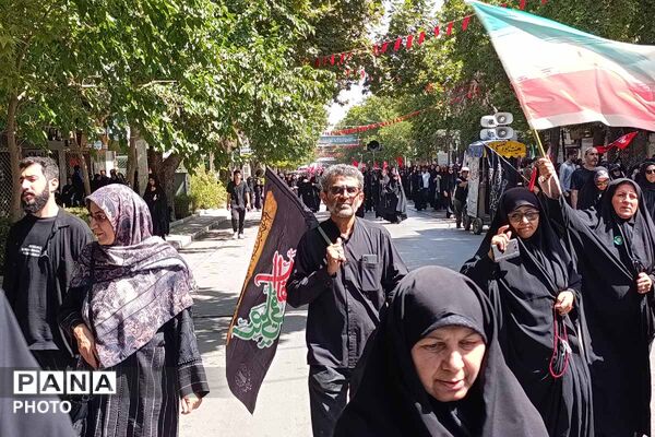 سیل عاشقان حسینی در بجنورد؛ جاماندگان اربعین، هم‌قدم با کاروان عشق -1