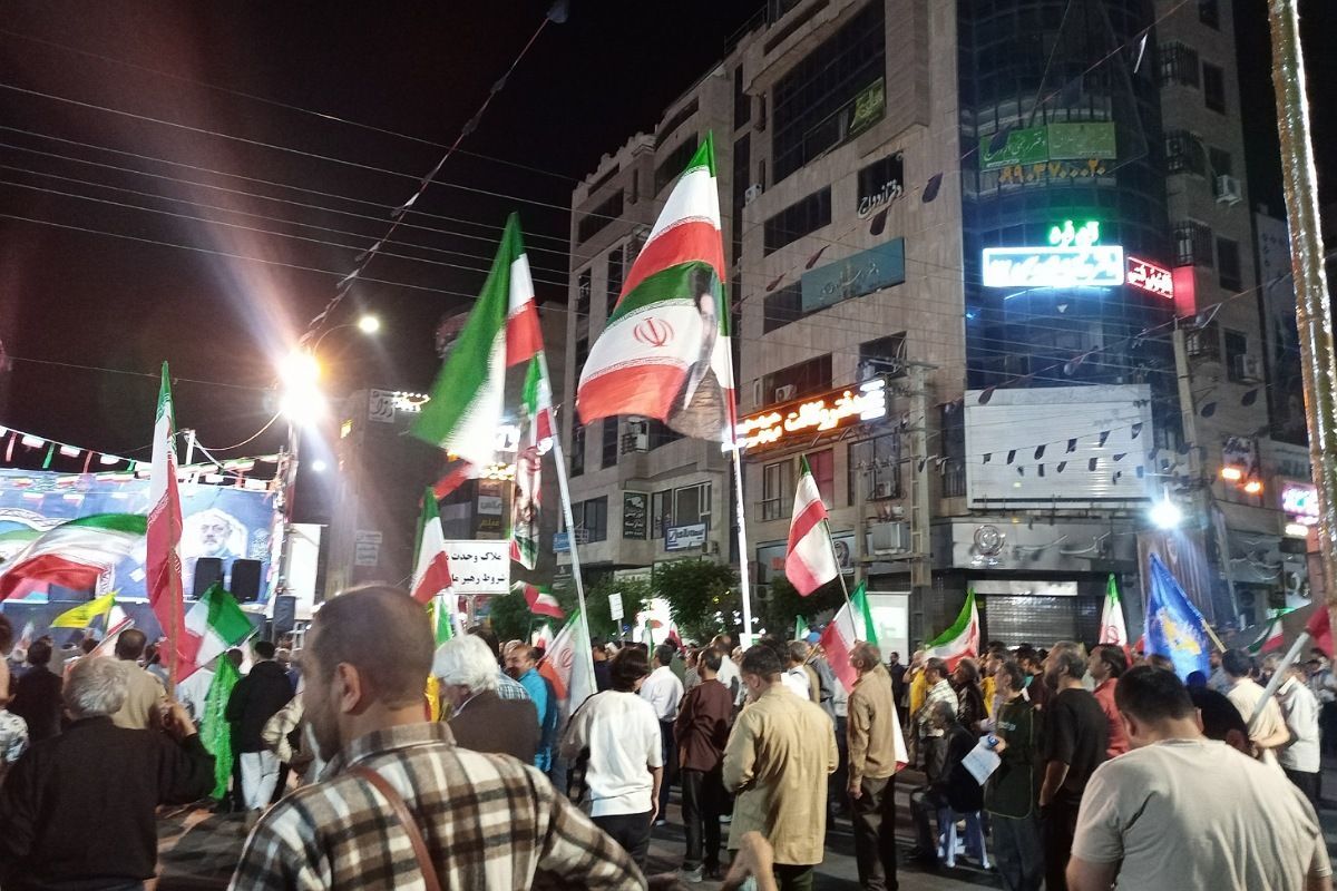 حضور پرشور و مستمر شبانه مردم رباط‌کریم تا پیروزی نهایی